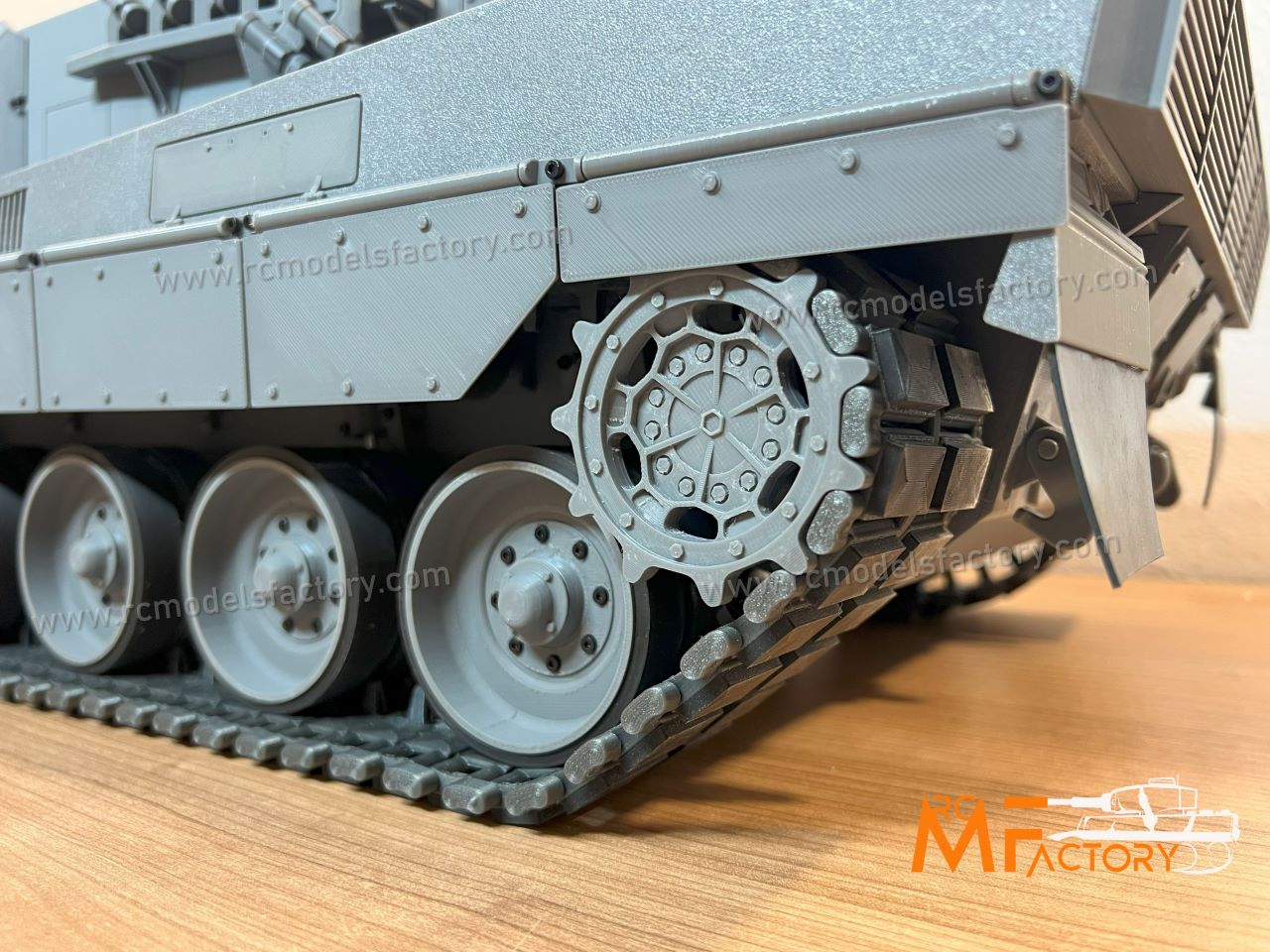 Leopard 2A6 stavebnice 1/10 - RC Models Factory®